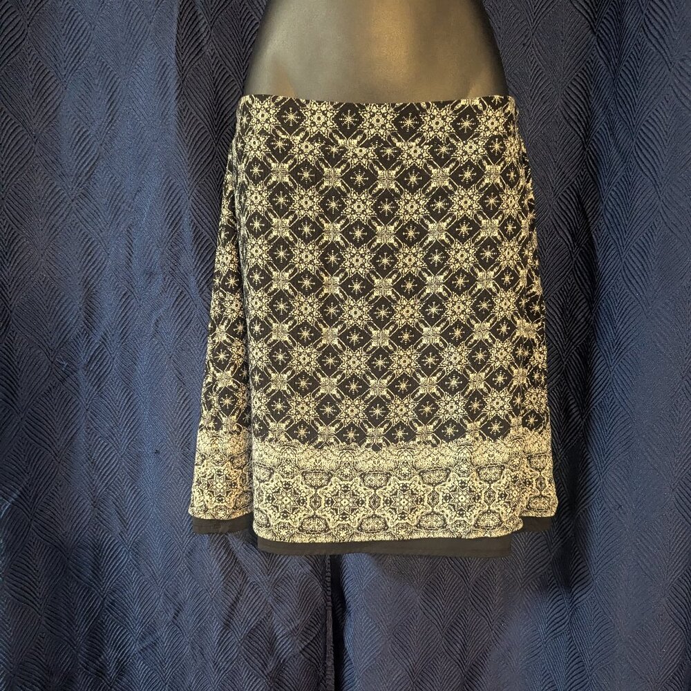 Market & Spruce black and white skirt - small